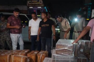 सिलगढी: ठूलो मात्रामा प्रतिबन्धित कफ सिरप बरामद, नयाँ जलपाइगुडी प्रहरी चौकीले तीन जनालाई पक्राउ गर्यो