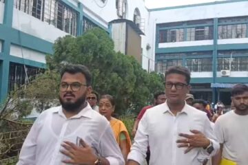 जलपाईगुडी नगरपालिकामा ‘असीमित भ्रष्टाचार’ विरुद्ध ठूलो आन्दोलन; नागरिकहरूले जिल्ला मजिस्ट्रेट कार्यालय घेराउ गरे