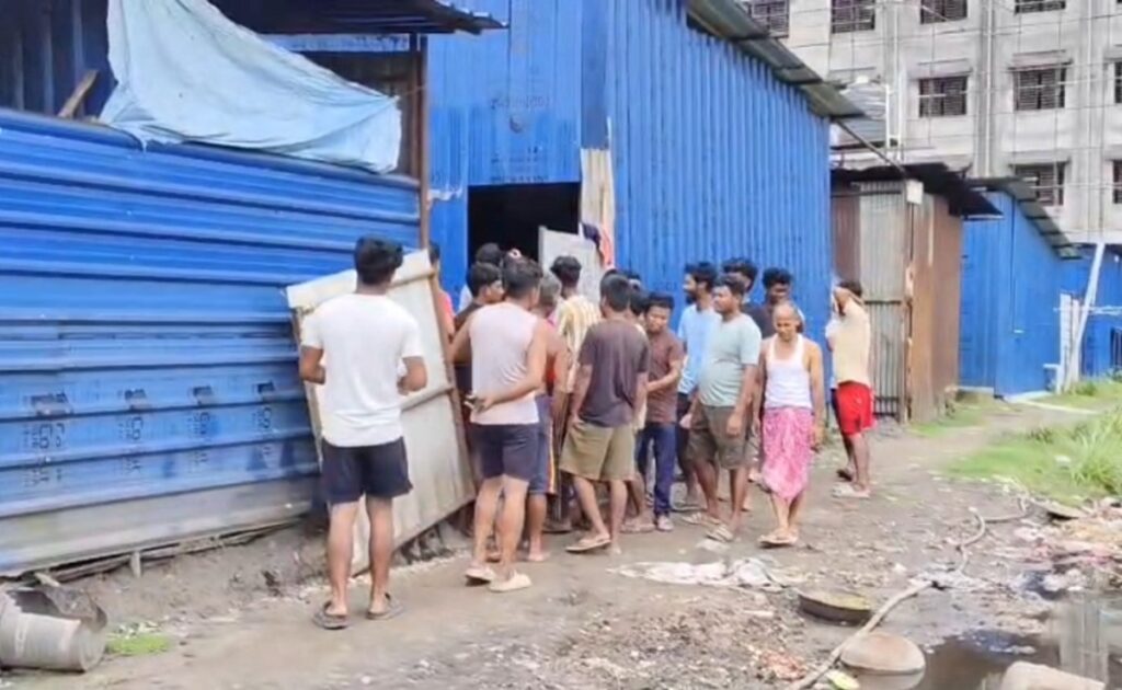 फुलबारीमा पुरानो तरिकाले चोरी: सिलगढीमा घुसेर ९ वटा कामदारको मोबाइल