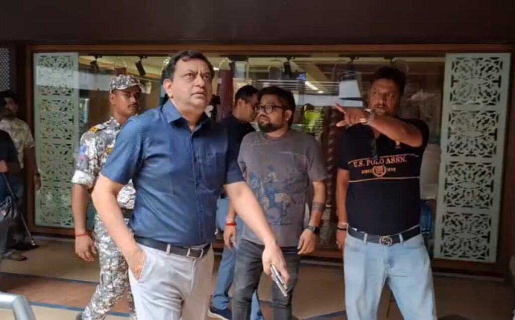 नगर आयुक्त विक्रम राईले फेरि एक पटक अवैध निर्माण विरुद्ध कडा अडान लिएका छन्, कडा चेतावनी दिएका छन्: “नियम तोडिएमा कडा कारबाही गरिनेछ”