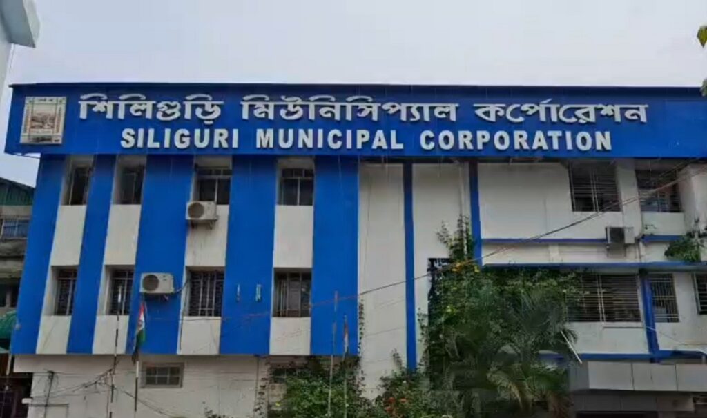 सिलगढी नगर निगमको कार्यभार अब कर्मचारीतन्त्रले लिन्छ: IAS आर. विमलाले नयाँ प्रशासकको रूपमा कार्यभार सम्हालिन्, जलमग्नतालाई प्राथमिकता दिँदै