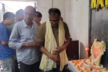 “पश्चिम बंगाल दिवस” ​​समारोह बिहानै विभिन्न विद्यालयहरूमा सुरु भयो, शान्तिपुरका विधायक पनि आफ्नो पुरानो कार्यस्थल फर्किए