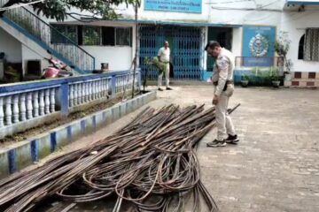अवैध फलाम काट्ने कारखानामा प्रहरीले छापा मार्यो: ४,००० किलो फलामको रड बरामद, एक पक्राउ, मालिक फरार