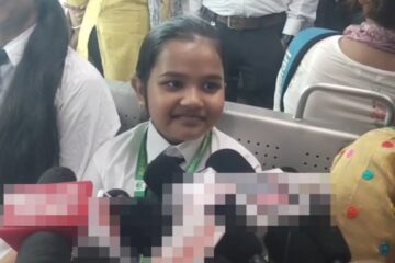 आज सियालदह-बरासत रुटमा नयाँ एसी लोकल रेल चल्न थाल्यो; उद्घाटन यात्रामा विधायक शंकर चटर्जीको सहभागितासँगै यात्रुहरूले खुशीयाली मनाए