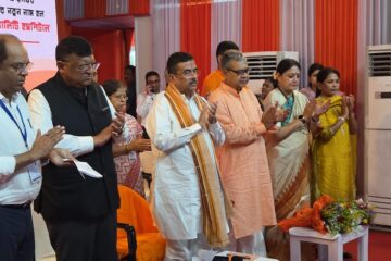शुभेन्दु अधिकारीले राष्ट्रिय चिकित्सक दिवसमा डा. विधानचन्द्र रायलाई श्रद्धाञ्जली अर्पण गरे