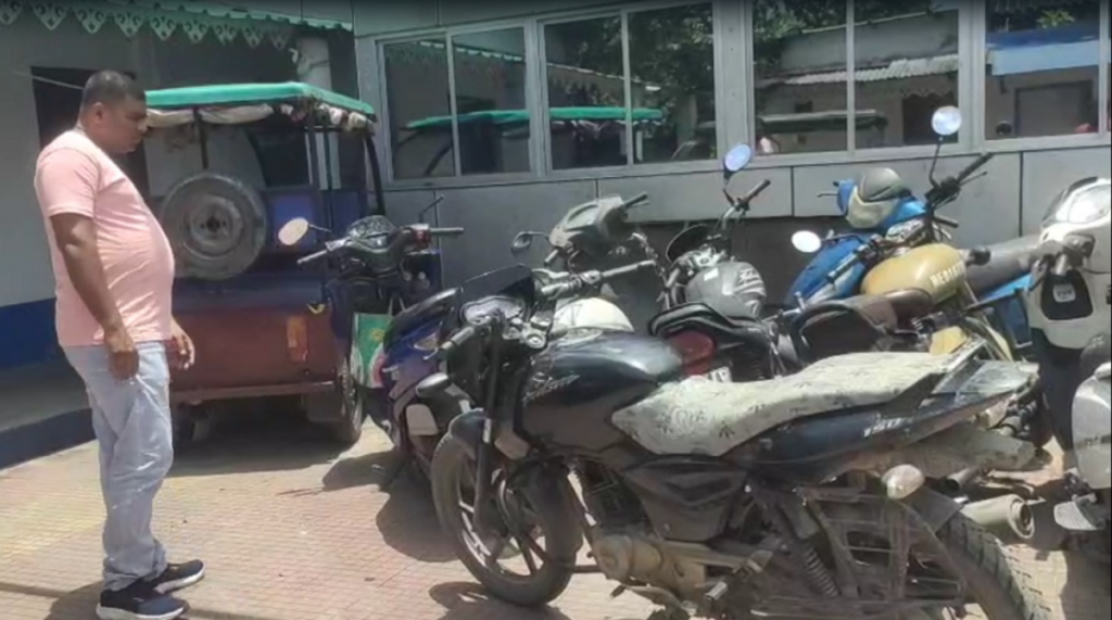 पोराझारबाट चोरीको मोटरसाइकल बरामद, एक युवक पक्राउ