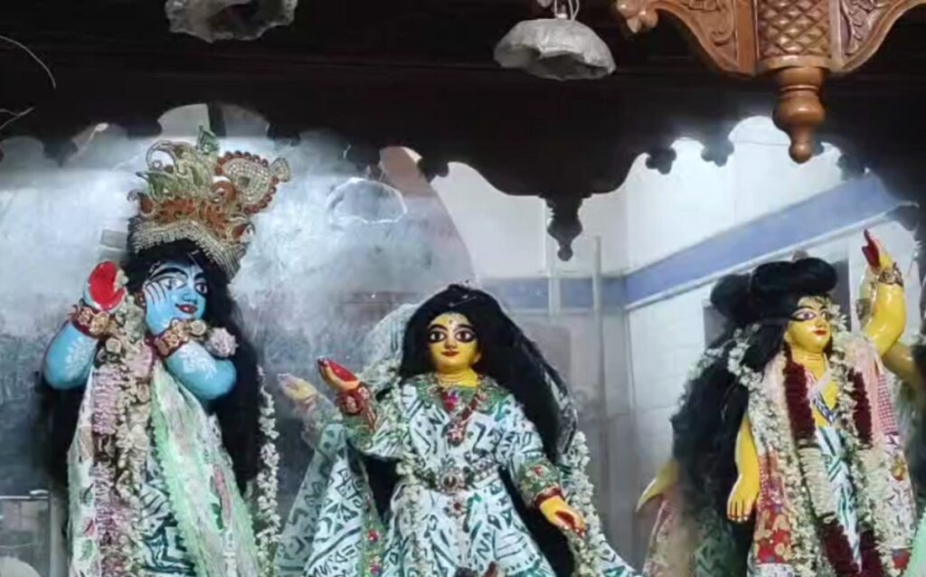 नवद्वीपको पोडामतलामा रहेको ऐतिहासिक श्यामसुन्दर मन्दिरमा चोरी; राधा-कृष्णको सुनका गहना लिएर चोर फरार