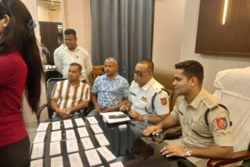 चोरी तथा हराएका ४५ वटा मोबाइल फोन बरामद, प्रधाननगर थाना प्रहरीले वास्तविक धनीलाई फिर्ता गर्‍यो