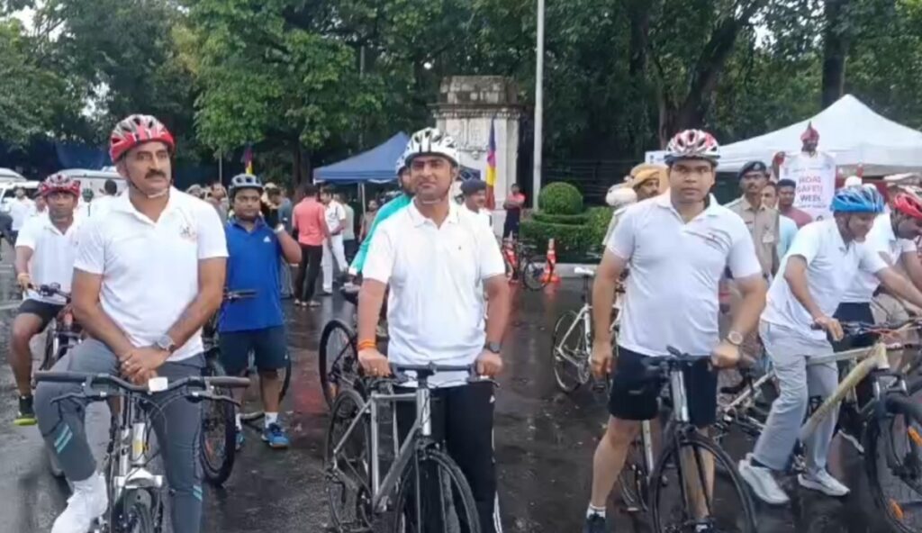 कोलकाता प्रहरीले सडक सुरक्षा प्रवर्द्धन गर्न साइकल र्‍याली आयोजना गरेको थियो, जसमा १५० जना सहभागी थिए