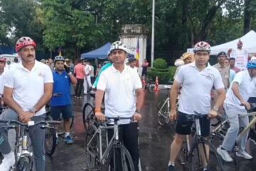 कोलकाता प्रहरीले सडक सुरक्षा प्रवर्द्धन गर्न साइकल र्‍याली आयोजना गरेको थियो, जसमा १५० जना सहभागी थिए
