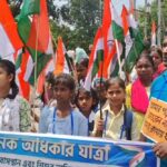 सिलगढी : रेलवेको निष्कासन अभियानको विरुद्धमा एडीआरएम कार्यालय घेर्ने आह्वान, संयुक्त विरोध समितिले तिरंगा बोकेर