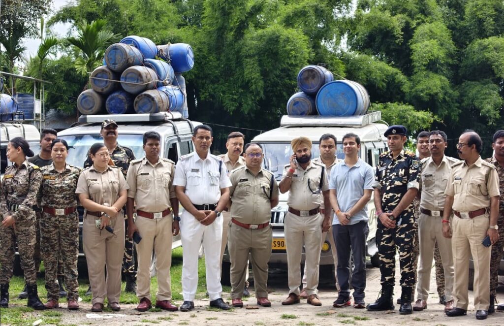 जलपाईगुडीमा आबकारी विभागले संयुक्त अभियान सञ्चालन गर्दै ठूलो मात्रामा अवैध मदिरा उत्पादन सामग्री जफत गर्‍यो