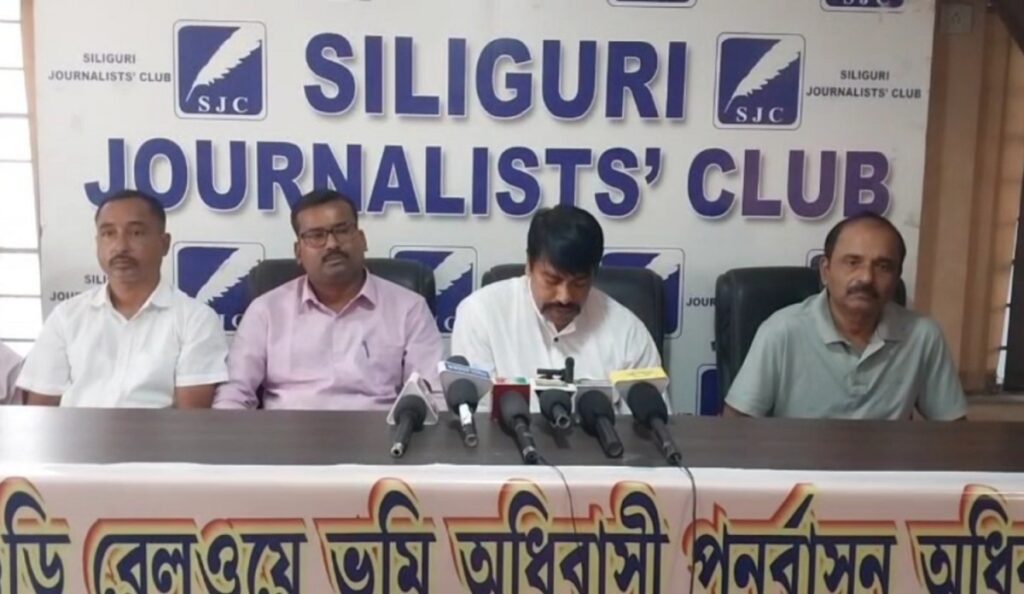 निष्कासन होइन, पहिले पुनर्स्थापना! सिलगुडीमा रेलवे जग्गाका बासिन्दाहरूले जोडदार माग उठाए