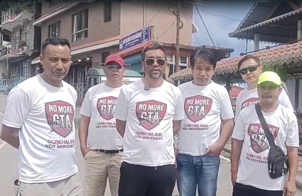 गोर्खाल्याण्ड नौलो संघर्ष समितिको पैदल यात्रा :दोस्रो दिन आइपुग्यो लाभा बजार