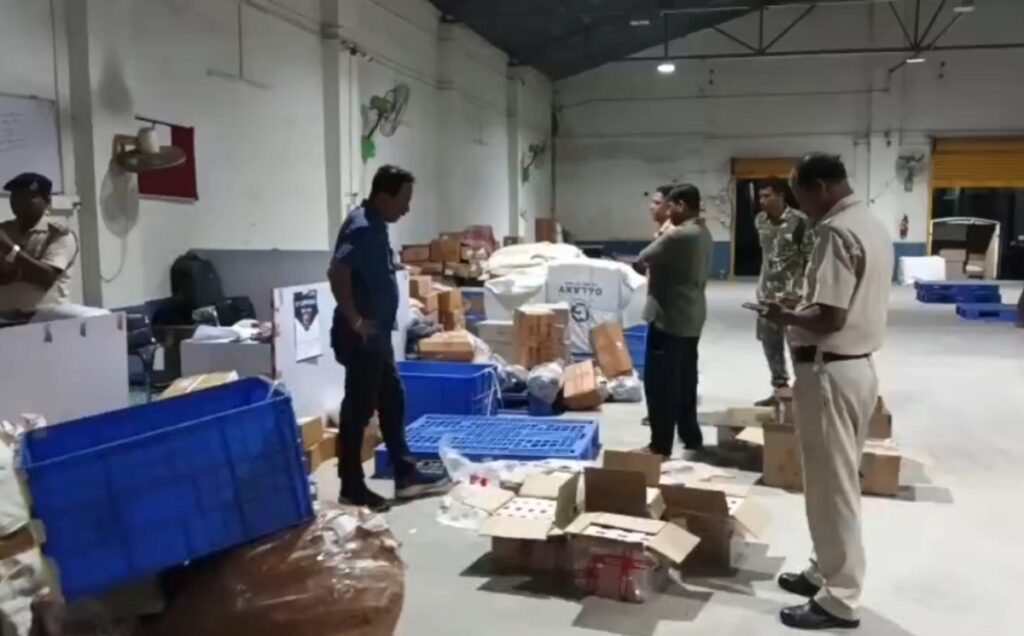 मालदामा अवैध लागूऔषध गोदाममा प्रहरीले छापा मार्यो, लगभग ₹४० लाख बराबरको सामान जफत गर्यो